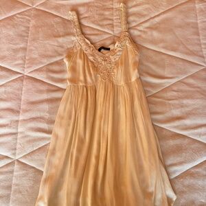Shyanne dress- beige
